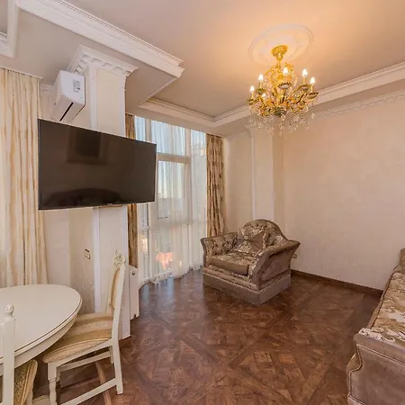 16th Floor Arcadia Апартаменти *