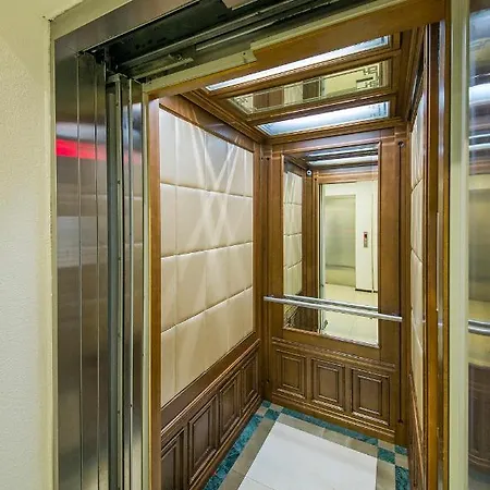 16th Floor Arcadia Апартаменти